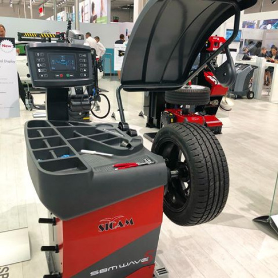 Инструменти SMB WAVE 5 Баланс машина (1694302494) на марката ще намерите в DalkoMotors.com КОД:1694302494 / SMB WAVE 5 Баланс машина / 17374 от категория Баланс машини от DalkoMotors.com