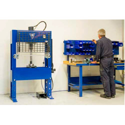 КОД:7014500 / Пневмо-хидравлична преса P40H / 18037 от AC Hydraulic A/S категория Сервизни преси от DalkoMotors.com