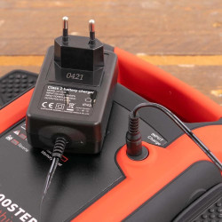 КОД:805600100 / GIGALITHIUM 12V Бустер PROFESSIONAL LifePo4 / 14578 от Schumacher Europe SPRL категория Стартерни устройства (бустери) от DalkoMotors.com