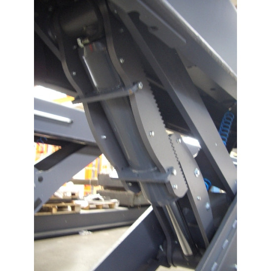 Инструменти Finkbeiner HDS70 Tandem - Комбиниран ножичен платформен подемник 70 тона (HDS70xxxxxF02) на марката Walter Finkbeiner GmbH ще намерите в DalkoMotors.com КОД:HDS70xxxxxF02 / Finkbeiner HDS70 Tandem - Комбиниран ножичен платформен подемник 70 тона / 20853 от Walter Finkbeiner GmbH категория Ножични подемници от DalkoMotors.com